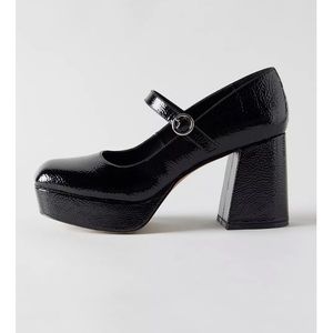UO Platform Mary Janes